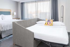 King Studio Suite with Bath Tub - Mobility Accessible room in Homewood Suites By Hilton Holland