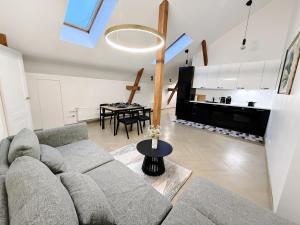 Modern Apartment in Riga Prestigious Quiet Center