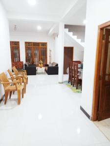 Uduwara Holiday Home