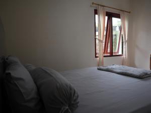 Villa Murah Nyaman dekat Taman Safari Cisarua Puncak Bogor - Villa Kepodang