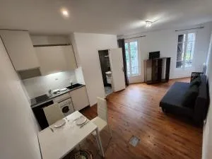 Agréable et vaste Studio à 350 M de Paris - 让蒂伊