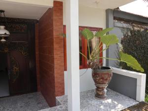 Villa Murah Nyaman dekat Taman Safari Cisarua Puncak Bogor - Villa Kepodang