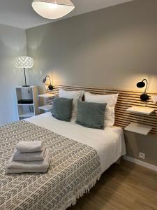 Maison cosy et jardin verdoyant