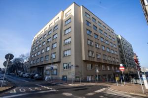 Silesian Deluxe Apartment by BookingHost