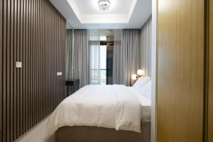 Keyrock Living - Elegant Dubai Apartment with Views