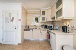 Beach Apt 1 In Burgau