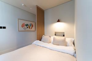 Upside living business bay best