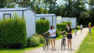 Campings Camping 3 etoiles - Piscine - eec0di : photos des chambres