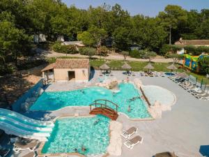 Campings Camping 2 etoiles - Parc aquatique - efadbe : photos des chambres