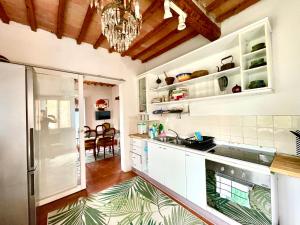 Gorgeous Private Apartment in a Local Village with Spectacular Views