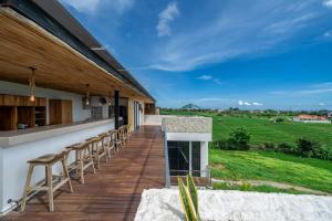 Eco Elegance Villa with Rooftop and Paddy Field View