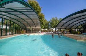 Campings Camping 4 etoiles - Piscine - eecabc : photos des chambres