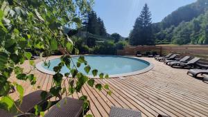 Campings Camping Les Vernieres La Bourboule Sancy : photos des chambres