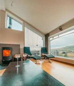 Charming Cabin Overlooking Vegglifjell - Bakko