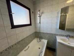 Appartements 120m T4 terrasse et parking - Stade-Eurexpo-Lyon : photos des chambres
