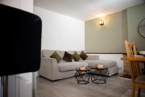 Spacious Stylish 4BR Home, Free Parking, WiFi, Garden, Headington-Oxford - Ubytování bez kategorie ve městě Oxford