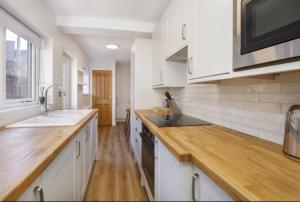 4 bedroom house close to Walmgate bar sleeps 7