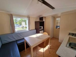 Campings Camping 3 etoiles - Piscine - efc0ab : photos des chambres