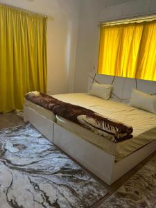 وحدة للايجار بالكامل Agouza تاني صف علي النيل