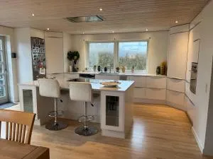Bright & spacious in Silkeborg - Hinge