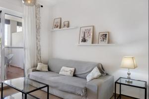 Isla Candor free parking by Staycare