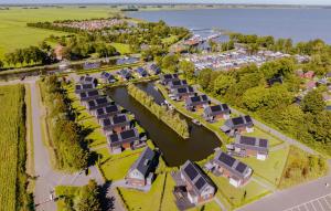 Lovely Home In Balk With Kitchen