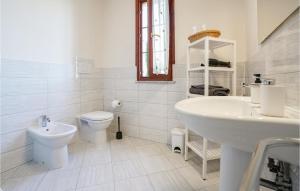 Stunning Home In Ponte Buggianese