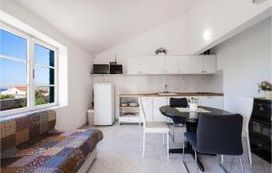 2 Bedroom Lovely Home In Kornati