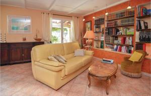 Maisons de vacances Amazing Home In St-Privat-Des-Vieux : photos des chambres