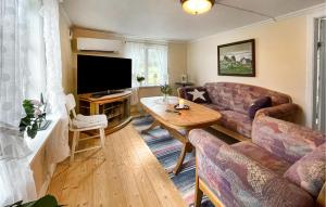 3 Bedroom Gorgeous Home In Överlida