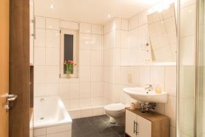 3 bedroom house with 2 bathrooms in Dusseldorf - Haus mit 3 Schlafzimmer 2 Badezimmer in Düsseldorf