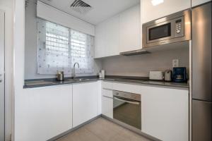 Dunas Candor free parking by Staycare