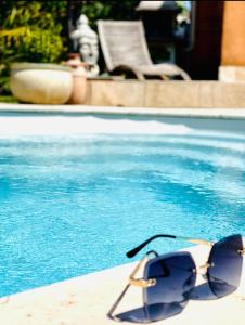 Maisons de vacances Confortable Villa with pool 4BR 6-8 people : photos des chambres