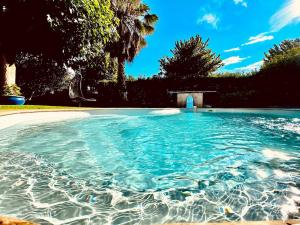 Maisons de vacances Confortable Villa with pool 4BR 6-8 people : photos des chambres