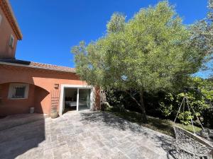 Maisons de vacances Confortable Villa with pool 4BR 6-8 people : photos des chambres