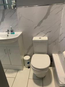 1 Bed Old Town City Studio near Theatre Suit Work or Leisure