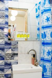 Однокімнатна квартира біля ЦУМу в центрі Полтави Документи для відряджень Безконтатне заселення 24-7