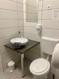 Standard Triple Room room in Vecsési Rendezvényközpont és Panzió