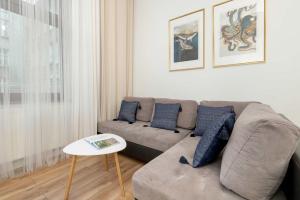 Nowoczesne Studia Blisko Centrum Gdańska by Rent like home