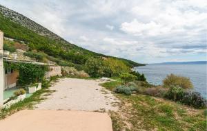 Gorgeous Home In Nerezisca With Wifi