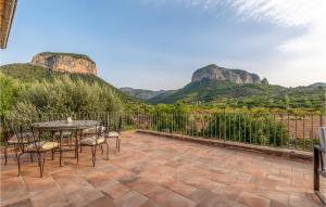 Beautiful Home In Alaró