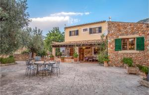 Beautiful Home In Alaró