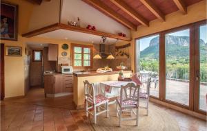 Beautiful Home In Alaró