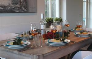 Three-Bedroom Holiday Home  room in Holiday home Breukelen IV
