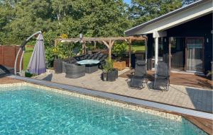 Awesome Home In Löttorp