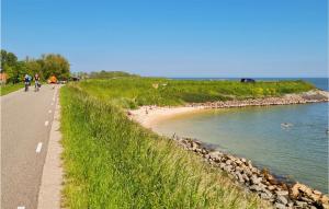 Lovely Home In Wijdenes With Wifi