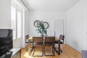 4 bedrooms 2 bathrooms furnished - Salamanca - refurbished - MintyStay