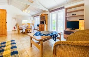 2 Bedroom Awesome Home In Bredene