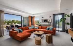 Stunning Home In Dubrava With Sauna