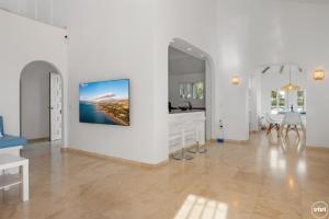 ViVi Homes - Casa Blanca